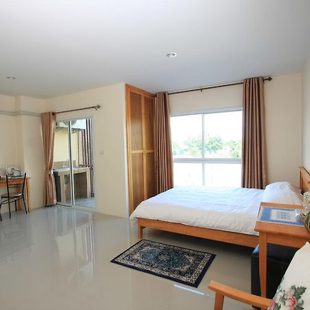 Chantorn Residence Si Racha Bagian luar foto