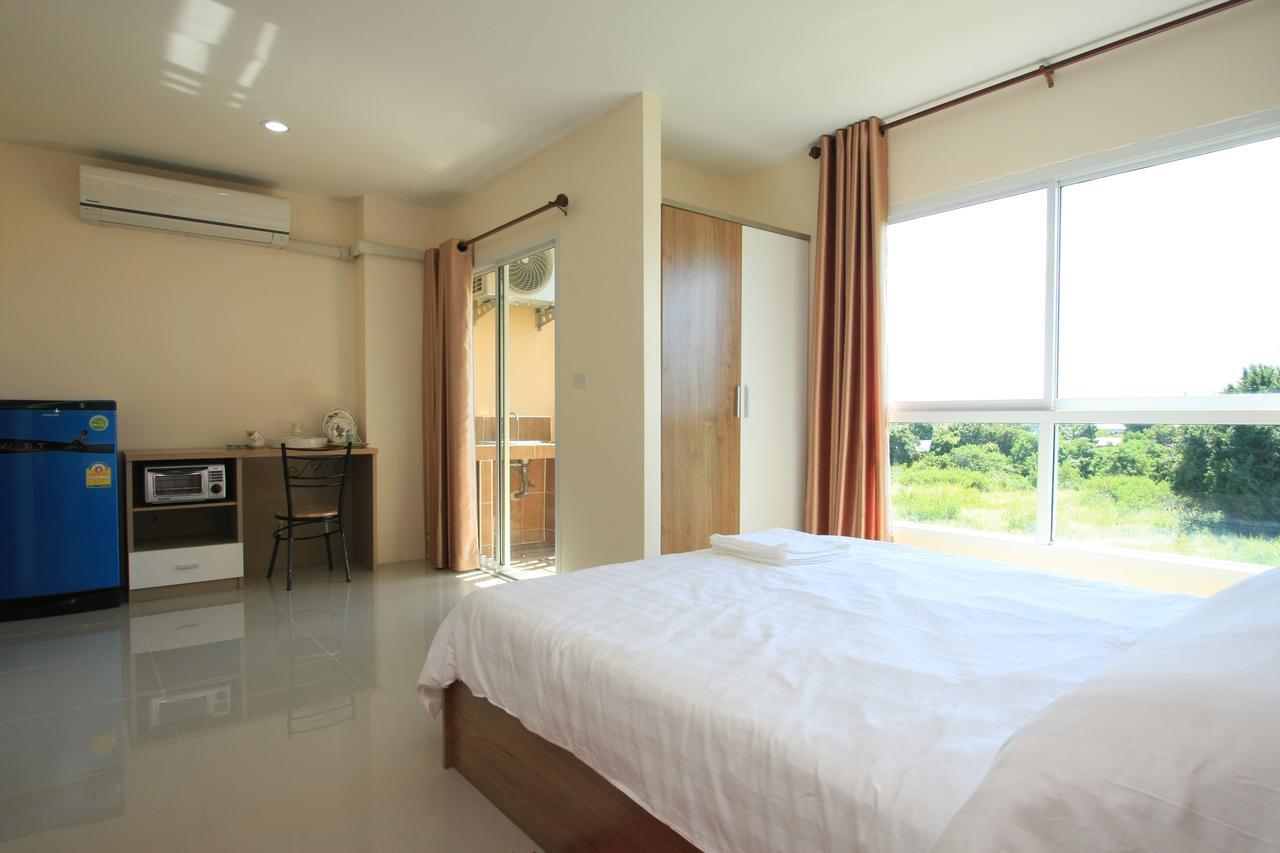 Chantorn Residence Si Racha Bagian luar foto