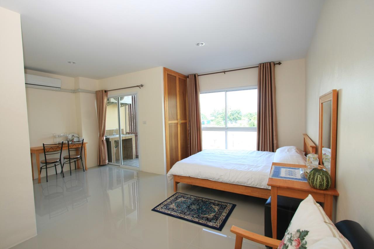 Chantorn Residence Si Racha Bagian luar foto