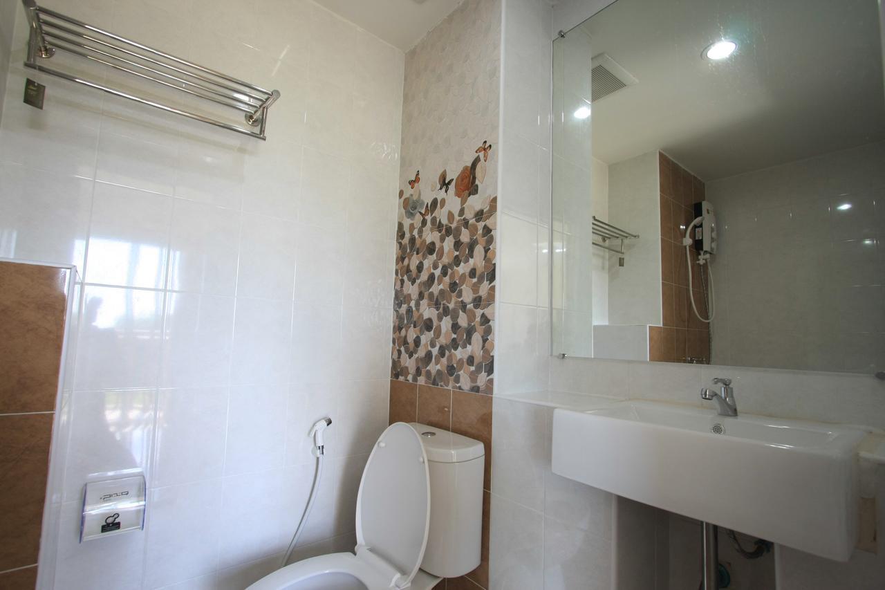 Chantorn Residence Si Racha Bagian luar foto